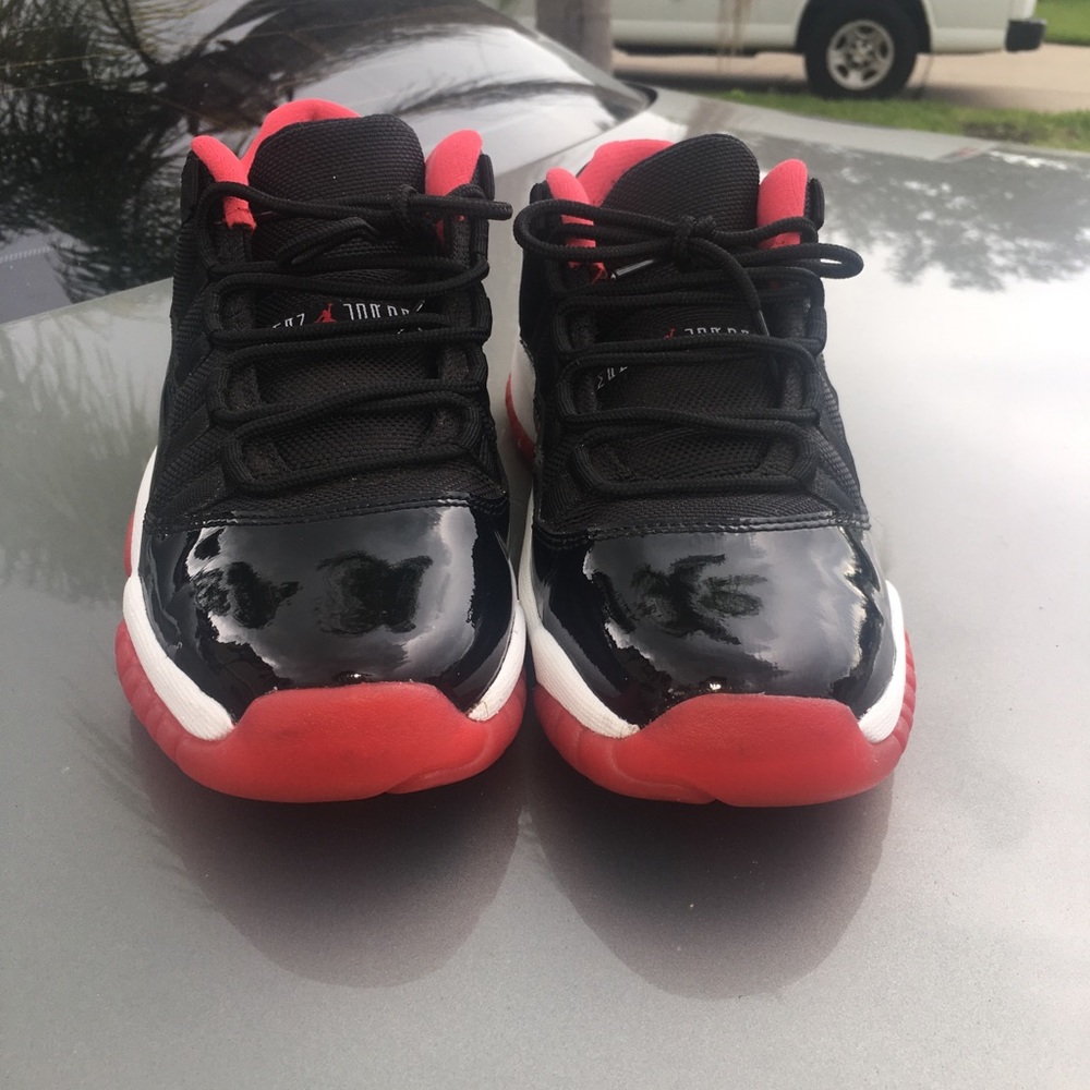 JORDANS RETRO 11s!!!! FOR SALE!!! BEST OFFER!!!